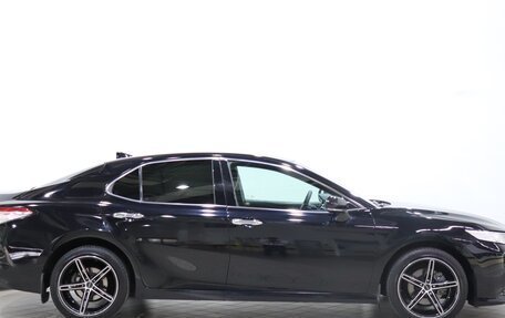 Toyota Camry, 2019 год, 2 700 000 рублей, 4 фотография