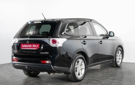 Mitsubishi Outlander III рестайлинг 3, 2014 год, 1 749 000 рублей, 3 фотография