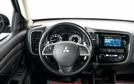 Mitsubishi Outlander III рестайлинг 3, 2014 год, 1 749 000 рублей, 9 фотография