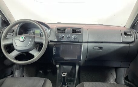 Skoda Fabia II, 2011 год, 428 000 рублей, 13 фотография