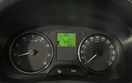 Skoda Fabia II, 2011 год, 428 000 рублей, 17 фотография