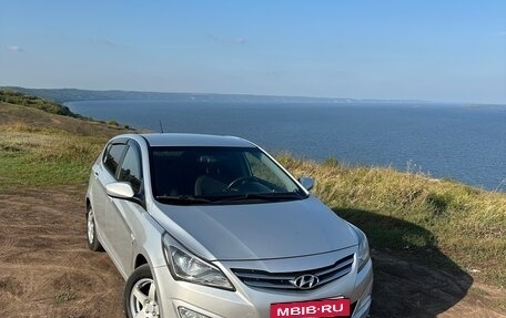 Hyundai Solaris II рестайлинг, 2014 год, 800 000 рублей, 4 фотография