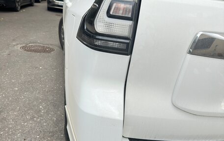 Toyota Land Cruiser Prado 150 рестайлинг 2, 2019 год, 4 350 000 рублей, 5 фотография