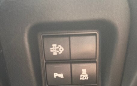 Toyota Land Cruiser Prado 150 рестайлинг 2, 2019 год, 4 350 000 рублей, 10 фотография