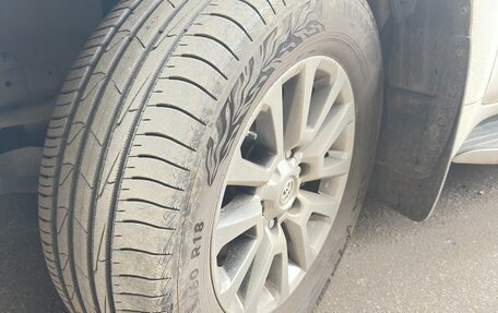 Toyota Land Cruiser Prado 150 рестайлинг 2, 2019 год, 4 350 000 рублей, 16 фотография