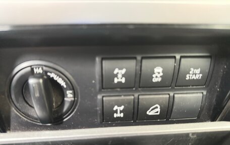 Toyota Land Cruiser Prado 150 рестайлинг 2, 2019 год, 4 350 000 рублей, 14 фотография