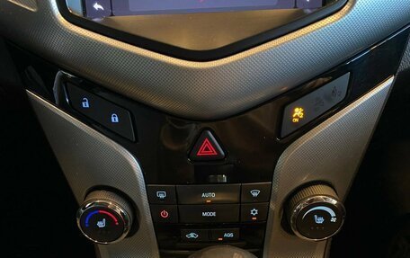 Chevrolet Cruze II, 2011 год, 620 000 рублей, 15 фотография