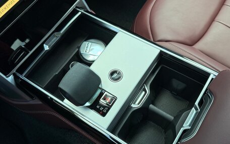 Land Rover Range Rover IV рестайлинг, 2024 год, 18 900 000 рублей, 38 фотография