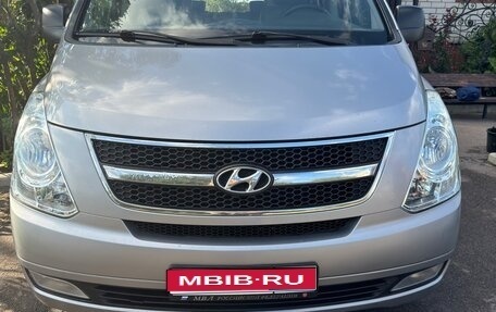 Hyundai Grand Starex Grand Starex I рестайлинг 2, 2013 год, 1 800 000 рублей, 1 фотография