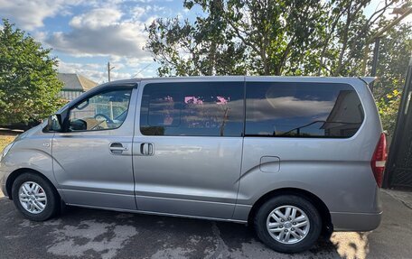 Hyundai Grand Starex Grand Starex I рестайлинг 2, 2013 год, 1 800 000 рублей, 2 фотография