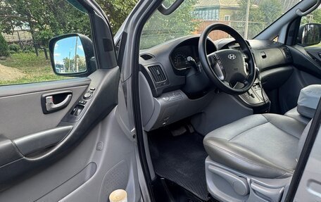 Hyundai Grand Starex Grand Starex I рестайлинг 2, 2013 год, 1 800 000 рублей, 22 фотография