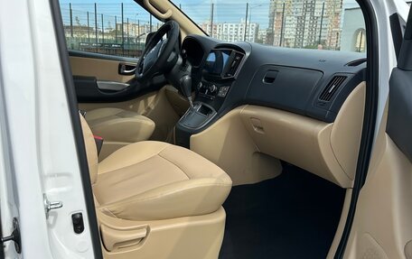 Hyundai H-1 II рестайлинг, 2021 год, 3 500 000 рублей, 6 фотография