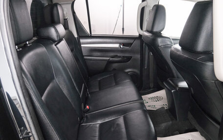 Toyota Hilux VIII, 2015 год, 2 949 000 рублей, 22 фотография