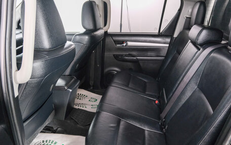 Toyota Hilux VIII, 2015 год, 2 949 000 рублей, 21 фотография