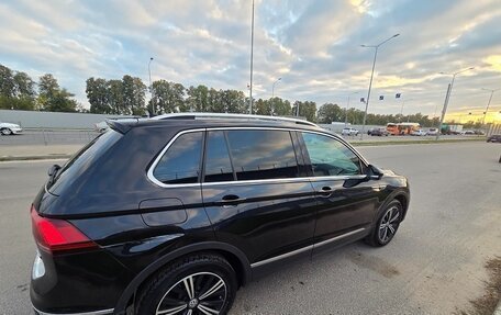 Volkswagen Tiguan II, 2018 год, 2 100 000 рублей, 4 фотография