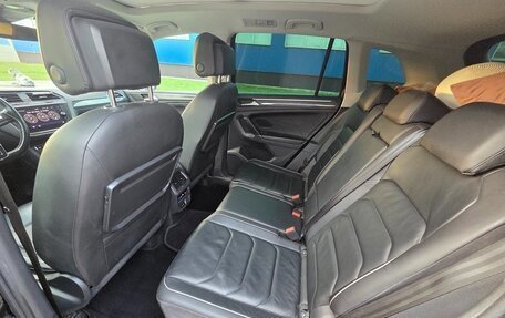 Volkswagen Tiguan II, 2018 год, 2 100 000 рублей, 8 фотография