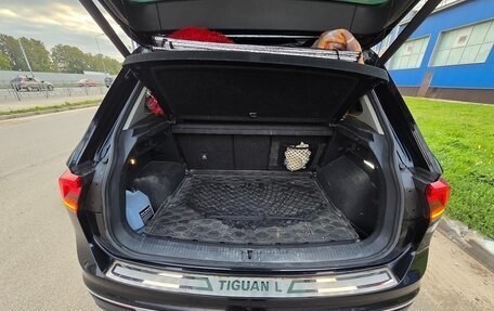 Volkswagen Tiguan II, 2018 год, 2 100 000 рублей, 9 фотография