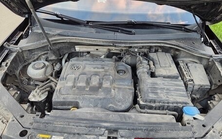 Volkswagen Tiguan II, 2018 год, 2 100 000 рублей, 12 фотография