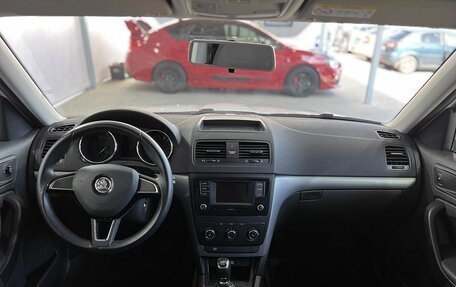 Skoda Yeti I рестайлинг, 2017 год, 1 349 000 рублей, 10 фотография