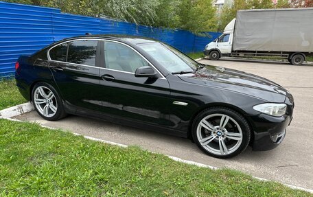 BMW 5 серия, 2010 год, 1 566 000 рублей, 2 фотография