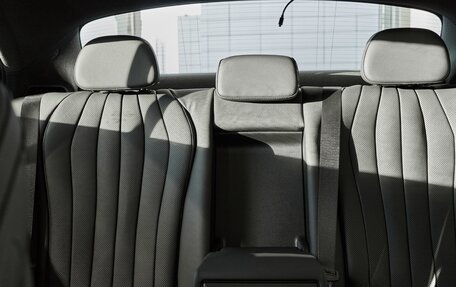 Mercedes-Benz E-Класс, 2025 год, 9 700 000 рублей, 15 фотография