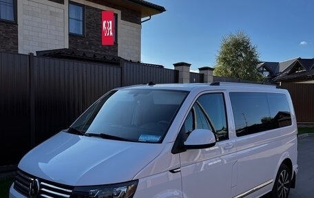 Volkswagen Caravelle T6 рестайлинг, 2019 год, 3 800 000 рублей, 3 фотография