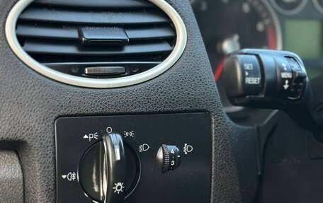 Ford Focus II рестайлинг, 2005 год, 375 000 рублей, 20 фотография