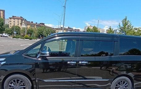 Toyota Voxy III, 2021 год, 3 100 000 рублей, 2 фотография