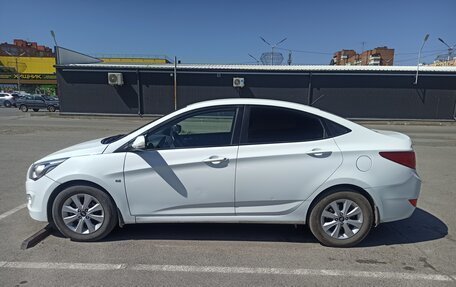 Hyundai Solaris II рестайлинг, 2016 год, 1 000 000 рублей, 6 фотография