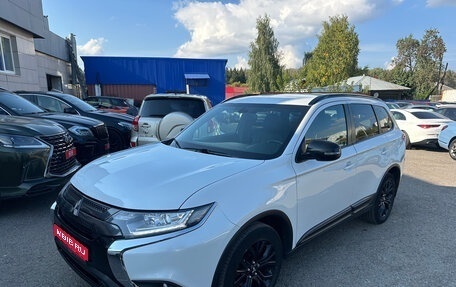 Mitsubishi Outlander III рестайлинг 3, 2020 год, 2 230 000 рублей, 1 фотография