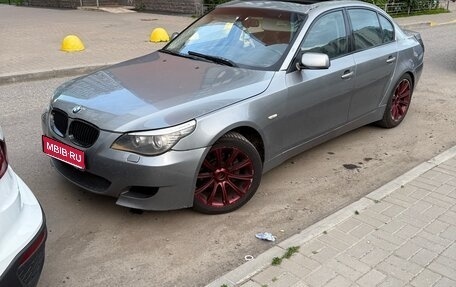 BMW 5 серия, 2004 год, 599 999 рублей, 1 фотография
