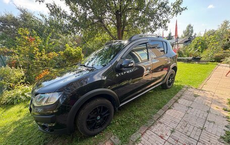 Renault Sandero II рестайлинг, 2017 год, 1 050 000 рублей, 2 фотография