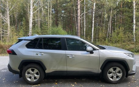 Toyota RAV4, 2019 год, 2 589 000 рублей, 6 фотография