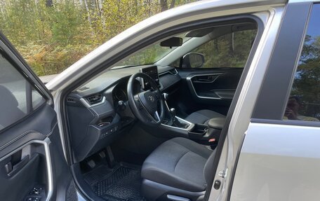 Toyota RAV4, 2019 год, 2 589 000 рублей, 8 фотография