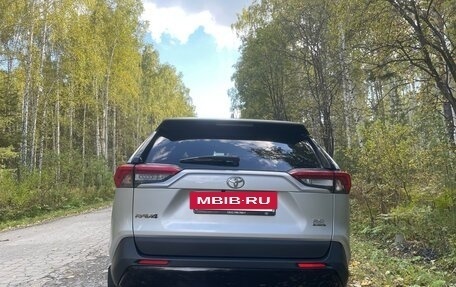 Toyota RAV4, 2019 год, 2 589 000 рублей, 4 фотография