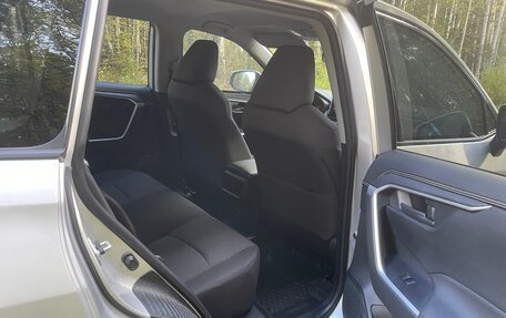 Toyota RAV4, 2019 год, 2 589 000 рублей, 12 фотография