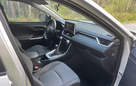 Toyota RAV4, 2019 год, 2 589 000 рублей, 13 фотография