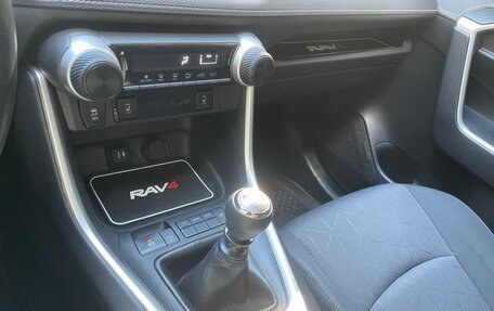 Toyota RAV4, 2019 год, 2 589 000 рублей, 18 фотография