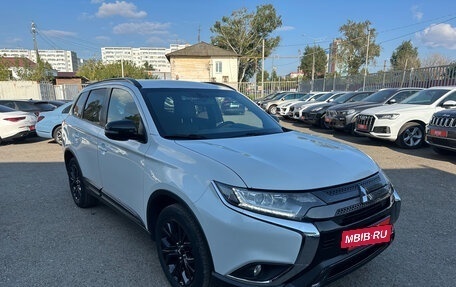 Mitsubishi Outlander III рестайлинг 3, 2020 год, 2 230 000 рублей, 2 фотография