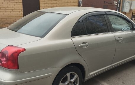 Toyota Avensis III рестайлинг, 2004 год, 750 000 рублей, 3 фотография