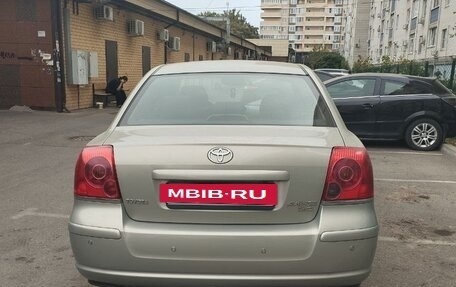 Toyota Avensis III рестайлинг, 2004 год, 750 000 рублей, 2 фотография