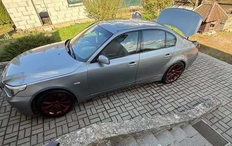 BMW 5 серия, 2004 год, 599 999 рублей, 21 фотография