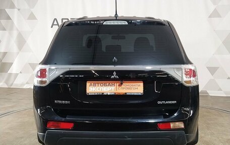 Mitsubishi Outlander III рестайлинг 3, 2013 год, 1 125 000 рублей, 5 фотография