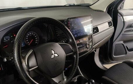 Mitsubishi Outlander III рестайлинг 3, 2013 год, 1 125 000 рублей, 9 фотография