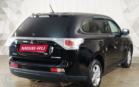Mitsubishi Outlander III рестайлинг 3, 2013 год, 1 125 000 рублей, 3 фотография