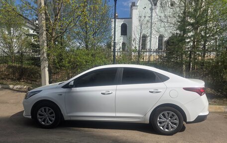 Hyundai Solaris II рестайлинг, 2021 год, 1 500 000 рублей, 1 фотография