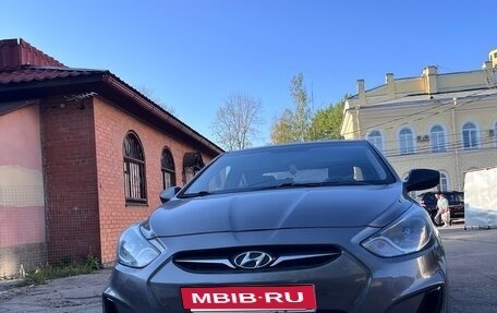 Hyundai Solaris II рестайлинг, 2011 год, 750 000 рублей, 1 фотография