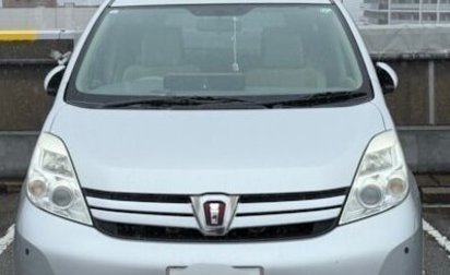 Toyota ISis I, 2012 год, 1 050 000 рублей, 1 фотография
