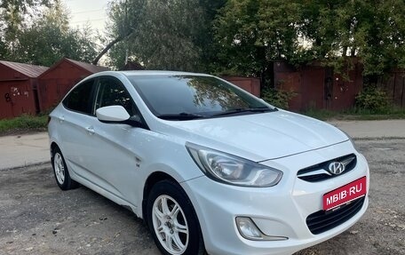 Hyundai Solaris II рестайлинг, 2012 год, 600 000 рублей, 1 фотография
