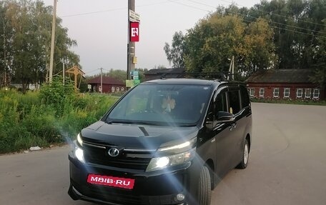 Toyota Voxy III, 2014 год, 1 950 000 рублей, 1 фотография